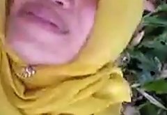 jilbab girl get banged in forest
